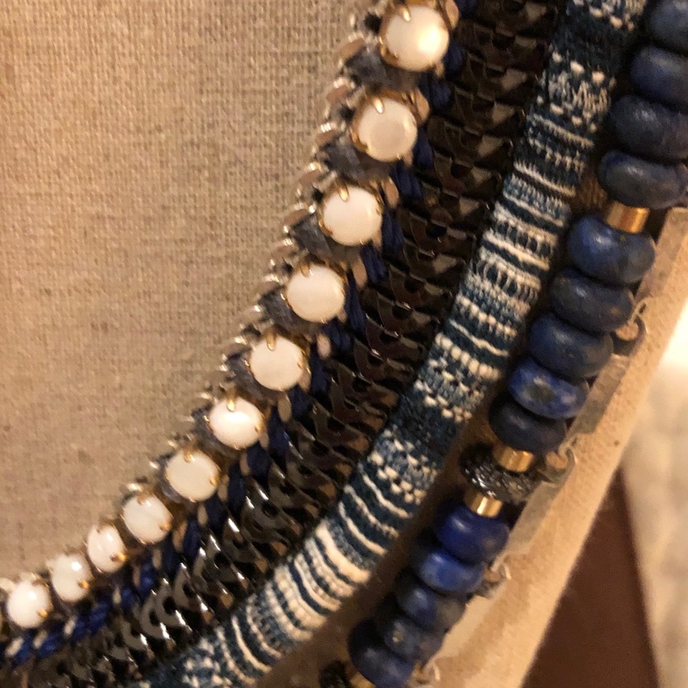 Two statement necklaces - Picture 4 of 14